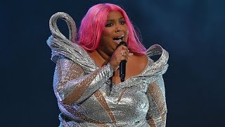 La chanteuse Lizzo accusée de harcèlement et discriminations par trois de ses anciennes danseuses [upl. by Ramyar]