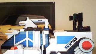 Power Rangers SPD Delta Command Megazord Review [upl. by Hcurob675]