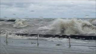 Huge Waves on Lake Erie [upl. by Oflodor]