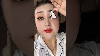 Magnetic eyelash clip easy to use funny makeup trending makeupartist makeuptutorial [upl. by Intirb]