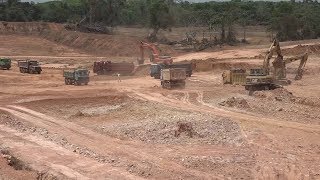 UN CENTRE DENFOUISSEMENT EN CONSTRUCTION À ABIDJAN [upl. by Adebayo349]