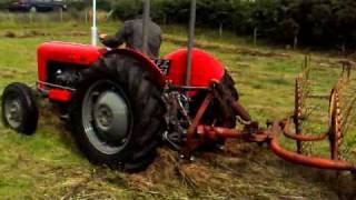 Ferguson FE35 1958 with VICON LELY ACROBAT In a field on Nebo Road Llanrwst 24 07 2010 03 [upl. by Dawna]