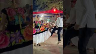 Así se bailan los sones istmeños en las velas en Juchitán de Zaragoza oaxaca istmo [upl. by Ahsiak725]