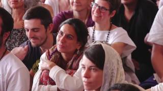 Mooji tells his spiritual story Open Satsang with Mooji 3317 International Yoga Festival [upl. by Michi]