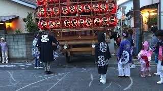 久喜提灯祭り 本んニの車輪は他の町内と違う [upl. by Namia]