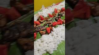 Traditional in the Philippines 🇵🇭 kamayan at kainan sa mesa shorts philippines [upl. by Ttej829]