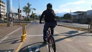 Movilidad sostenible Las ciclovías de Cali La de la Simon Bolívar [upl. by Nalniuq49]