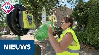 Laadpalen in Delft worden uitgerust met levensreddende apparatuur  OMROEP WEST [upl. by Ardnazil]