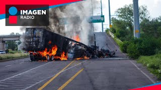 Bloqueos vehículos incendiados y pánico dejó el enfrentamiento en Culiacán [upl. by Hayden487]