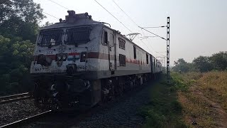 Slightly Delayed SecunderabadMumbai LTT AC Duronto Express Led By LGD WAP7 Speeds Towards LTT [upl. by Swagerty948]