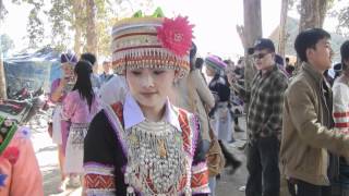 ZUAG LAUJ NEW YEAR 2013 LAV 52  HMONG SINGER ARTISTSHE LIVES IN LAOS [upl. by Mcnutt632]