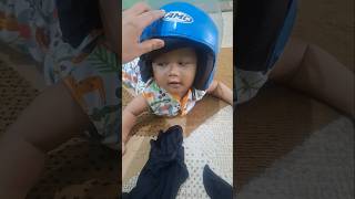 Dede abyan pake helm mau kemana [upl. by Nelubez]