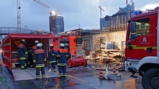 STURMFLUT BEDROHT HAMBURG FEUERWEHR GROßEINSATZ NACH ORKAN HAFENCITY UNTER WASSER [upl. by Hightower40]