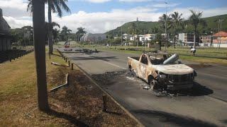 Nouvelle Calédonie les dégâts sur le bord des routes à Nouméa  AFP Images [upl. by Haeli]