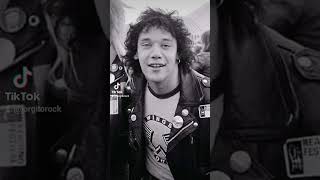 Ele só gravou os dois melhores álbuns do Iron Maiden 🖤 RIP Paul DiAnno ⭐️ 170558 ✝️ 211024 [upl. by Yrrac]