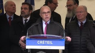 Agression de Créteil Cazeneuve sengage à quotcombattre la hainequot [upl. by Ynattirb]