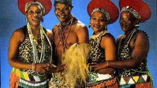 Mahlathini and the Mahotella Queens  Uyavutha Umlilo [upl. by Nednal2]