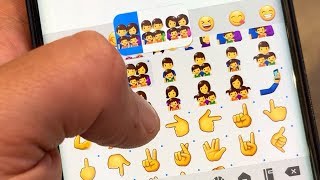 New Samsung One UI Emoji Keyboard 2019 [upl. by Reinaldo]