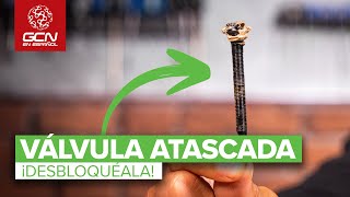 Cómo solucionar una válvula tubeless bloqueada [upl. by Eiznikam]