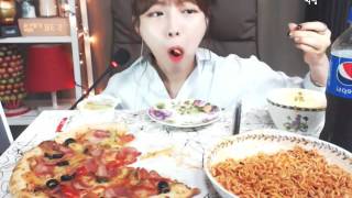 피차헛 더맛베이컨콤보 불닭볶음면 먹방  슈기♬ Mukbang [upl. by Nichola]