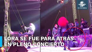 Se cae Alex Lora durante concierto de ‘El Tri’ [upl. by Nwad]