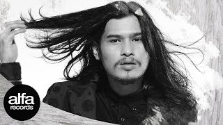 Virzha  Jangan Simpan Rindu Official Video Lirik [upl. by Emelin]