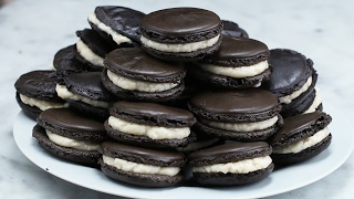 Cookies And Cream Macarons [upl. by Zima]