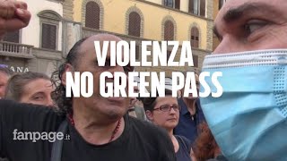 No green pass aggressione al giornalista di Fanpageit quotMinacciato insultato e telecamera rottaquot [upl. by Loftus]