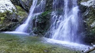 Wasserfallgeräusche zur Entspannung und zum Einschlafen 🎧 Naturgeräusche ohne Musik [upl. by Evod329]