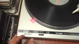 Technics SLD20 Direct Drive Automatic Turntable [upl. by Aneres]