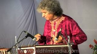 Tabla maestro Zakir Hussain and Santoor player Pandit Shiv Kumar Sharma [upl. by Margherita]