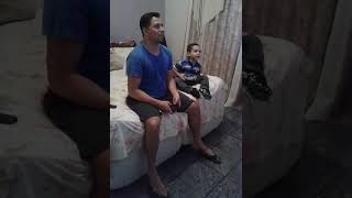 Sobrinho jogando game com controle desligado [upl. by Ykciv143]