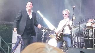 Tony Hadley I predict a riot irlam live [upl. by Maynord670]