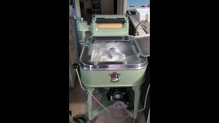 Antique Maytag model 30WP wringer washer tutorial [upl. by Ille]