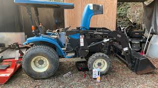 Ford New Holland 1530 Engine Oil Change Capacity and Filter [upl. by Ratcliff]