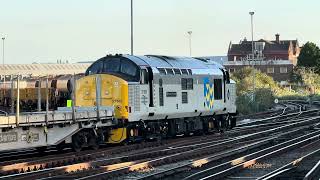 37901 Mirrlees Pioneer heads 6Q70 through Eastleigh with Thameslinks 700106 [upl. by Aihsa]