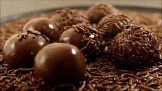 Receita de brigadeiro tradicional [upl. by Lawry]