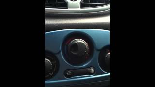 Clio 3 Phase 1 15 dCi Ralenti [upl. by Mathur716]