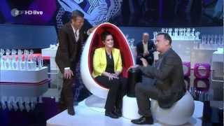 Wetten dass  NagellackWette Nail polish bet  Tom Hanks Halle Berry [upl. by Yrek]