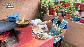 Comida Mexicana Diferente en 20 Minutos Chiles Secos Rellenos en Salsa de Frijol [upl. by Eentrok]