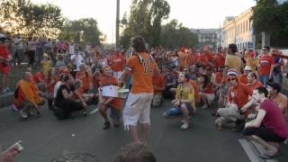 Oranjefans spelen het Oekraïens volkslied in de Oranjemars voor NederlandDuitsland EK 2012 [upl. by Deedahs]