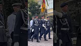 5Wachbataillon marschiert durch Eksjö 🦅🇩🇪bundeswehr militär soldaten parade marsch garde [upl. by Terrene]