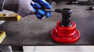 HSK tool holder tightening fixture Demo [upl. by Tekcirc839]