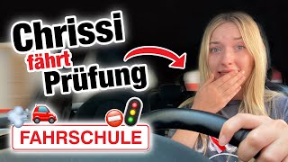 Praktische Führerscheinprüfung mit Chrissi 🚘🚦🤭  Fischer Academy [upl. by Lazaro]