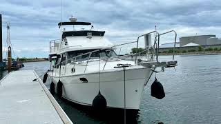 Bayliner 3288 Trawler Motoryacht [upl. by Zeena]