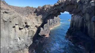 Caletón de los arcos de cerca Jeep Safari Taxi La Graciosa Excursiones 4X4 día tranquilo [upl. by Atirabrab]