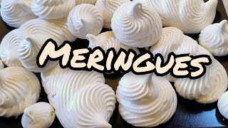 Recette Meringues craquantes et fondantes [upl. by Ahseniuq]