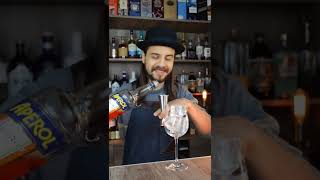 BARTENDER elabora un APEROL SPRITZ Recuerda siempre beber en forma responsable nicolassaya [upl. by Tnirb]