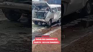 Kombi Fica Totalmente destruída após ser prensada por dois caminhões no Jardim Guanabara em Goiânia [upl. by Jeramey]