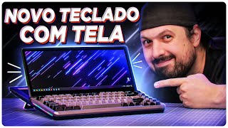 Esse TECLADO MECÂNICO tem uma TELA INTEGRADA e dá pra AJUSTAR o ângulo [upl. by Punak203]